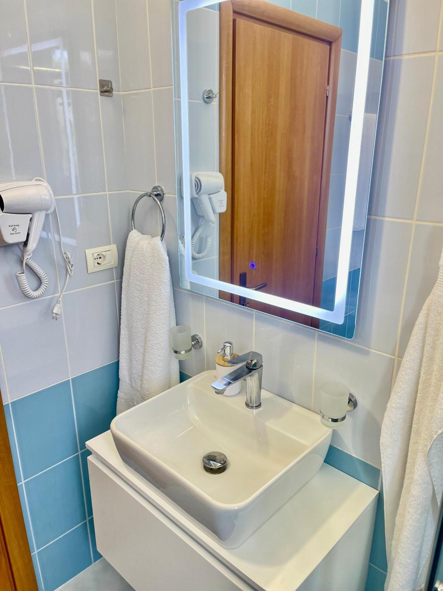 Onde Del Mare Apartment Sarande Bagian luar foto